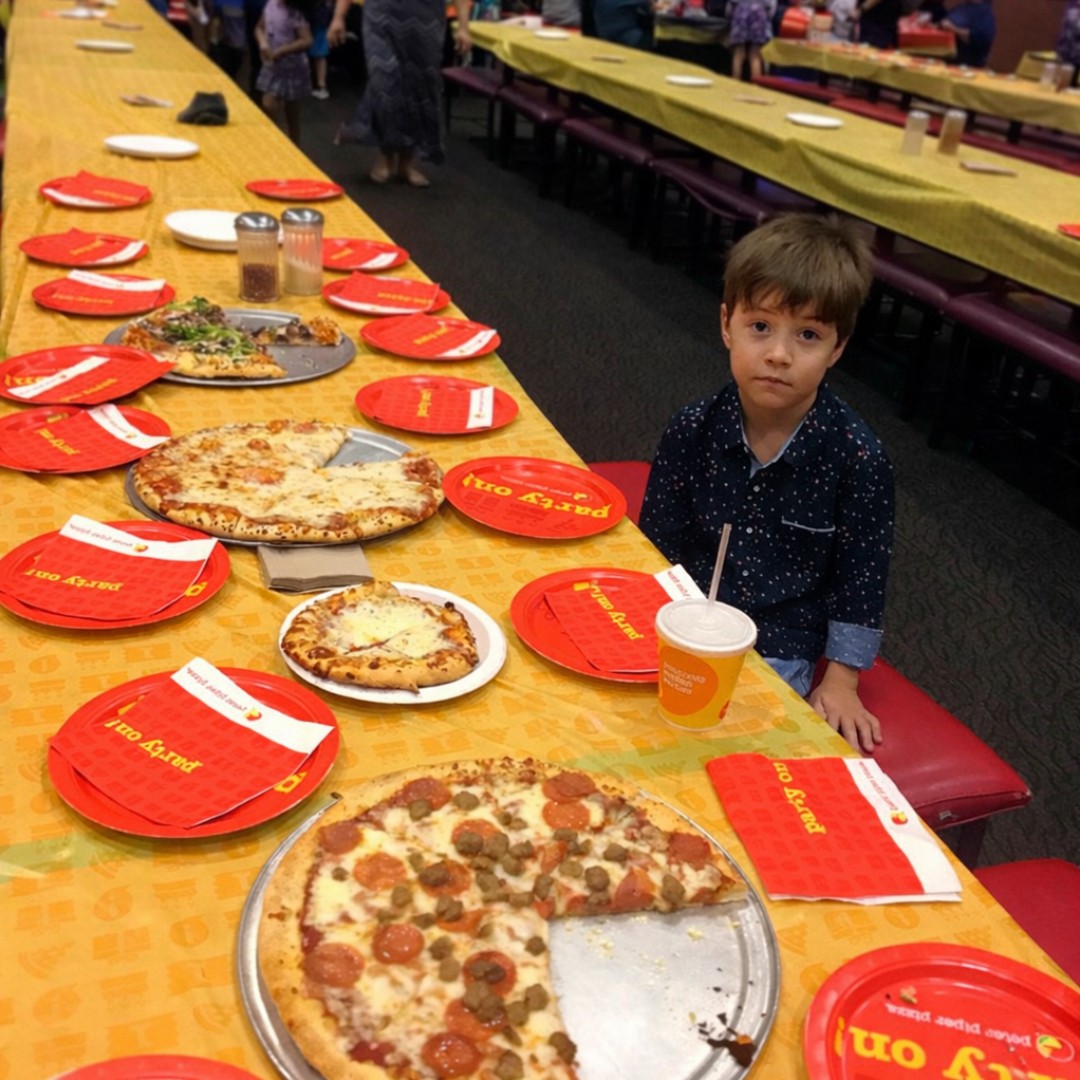 From Empty Chairs to Full Hearts — How One Child’s Birthday Brought a Community Together